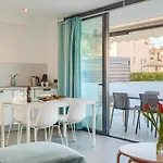 La Perla 3 Apartment *